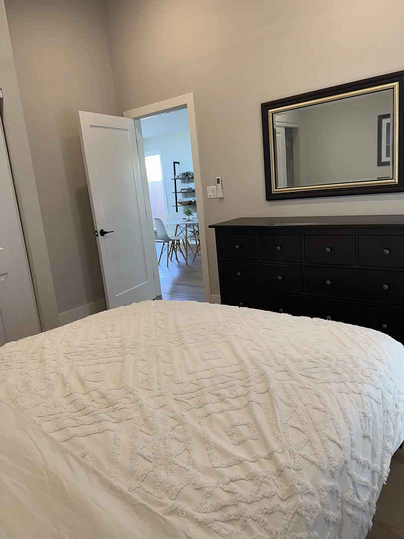 NEW Modern 2 Bed/1Bath Home Near LAX, Playa Vista, Beaches, SoFi — Photo 3