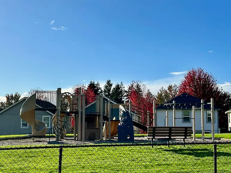 11447 SE 195th Pl — Photo 25