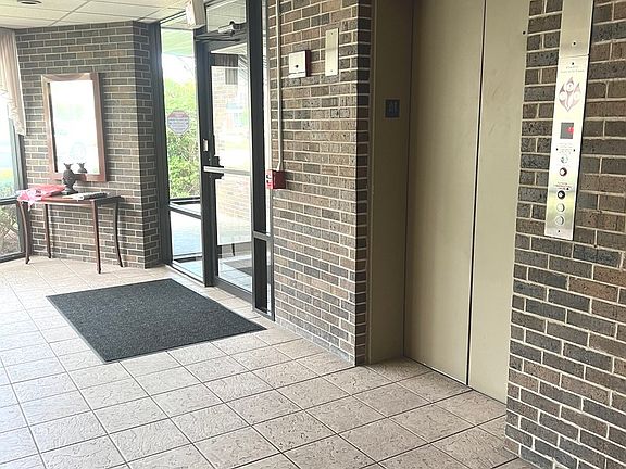 4th image of 5019 Mulford St APT 404
