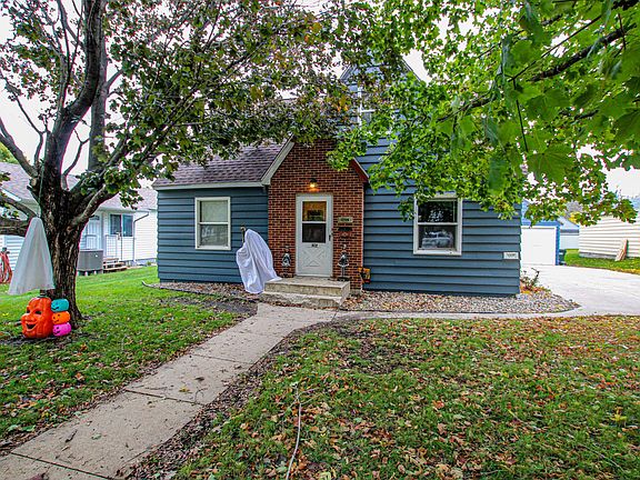 2nd image of 1205 Ash St