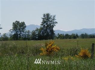 2 Lisel Ln, Pt Angeles, WA 98362