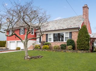 3 Margaret Ln, Larchmont, NY 10538