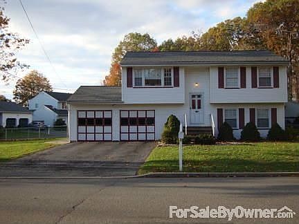 Easy landscape
						:
						Huge lot