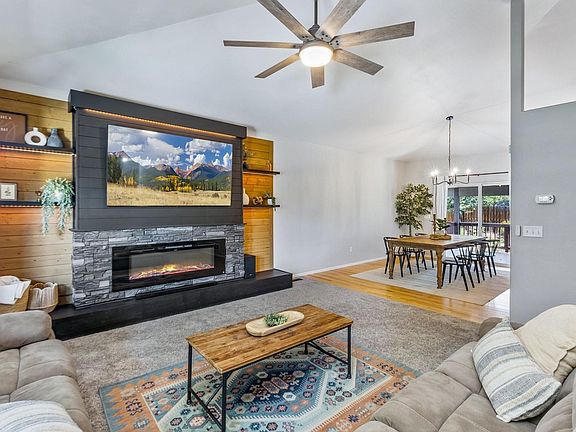 4th image of 404 Prairie Clover Way