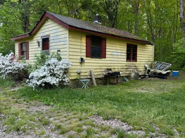 1126 Jackson Rd, Bumpass, VA 23024