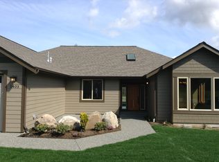 5403 Beach Rock Loop Dr, Blaine, WA 98230