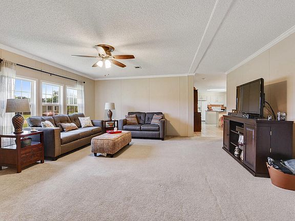 3rd image of 118 Glenfield Dr