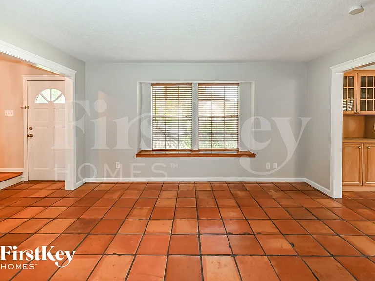 4003 Chapel Square Dr — Photo 6