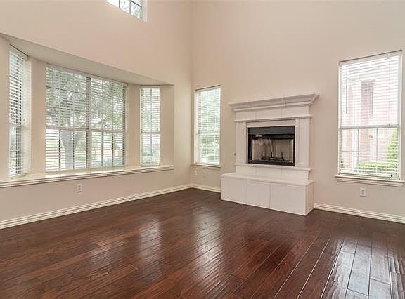 2nd image of 389 Ivan Dr