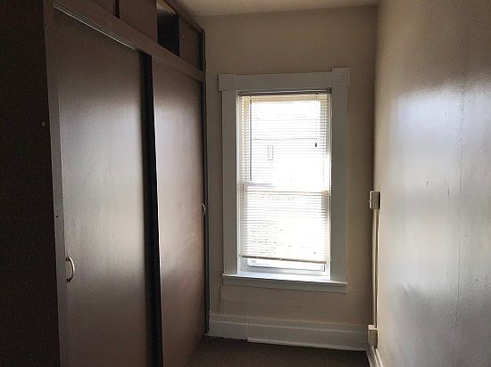 4th image of 610 20th St #1