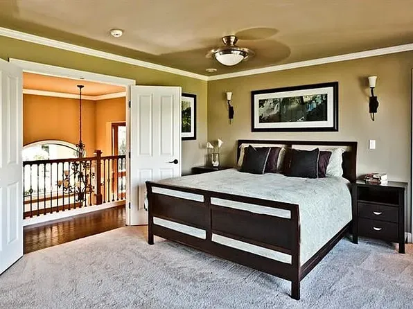 9452 SE 52nd St, Mercer Island, WA 98040
