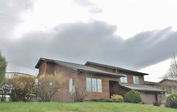 2nd image of 507 22nd Ave W