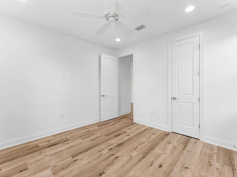 117 Roundwood Dr — Photo 15