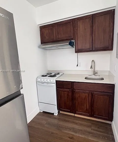 2052 SW 7th St #4 — Photo 2
