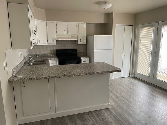 5th image of 7536 Hazelcrest Dr