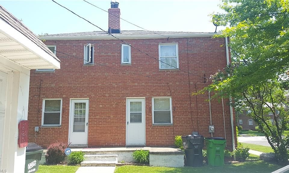 2nd image of 424 E 222nd St