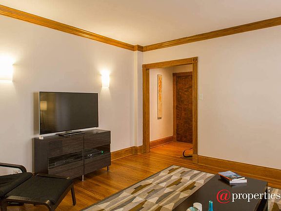 3rd image of 2322 N Lincoln Park W APT 4C
