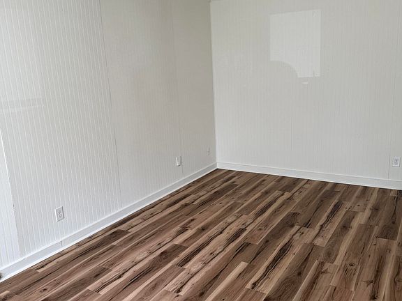 3rd image of 113 Prairie Ln