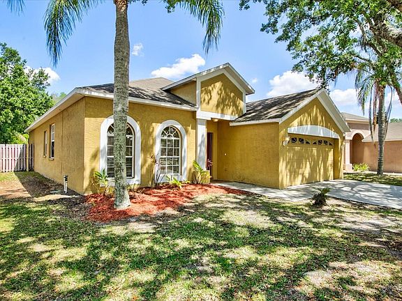 3rd image of 10316R Goldenbrook Way