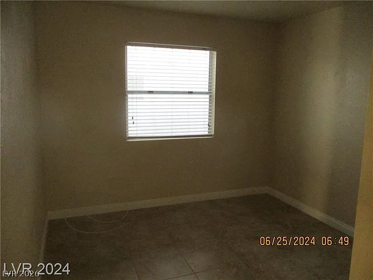 8216 Grassy Point Cir — Photo 23