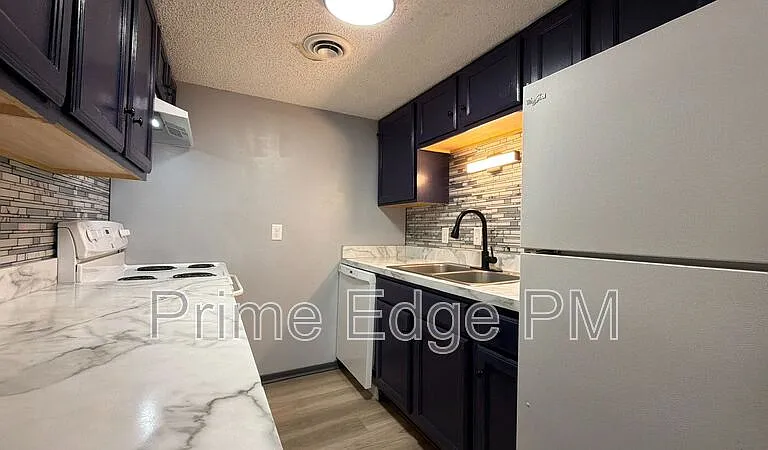2343 B St #3 — Photo 1