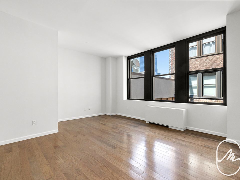 1st image of 15 Park Row APT 20F