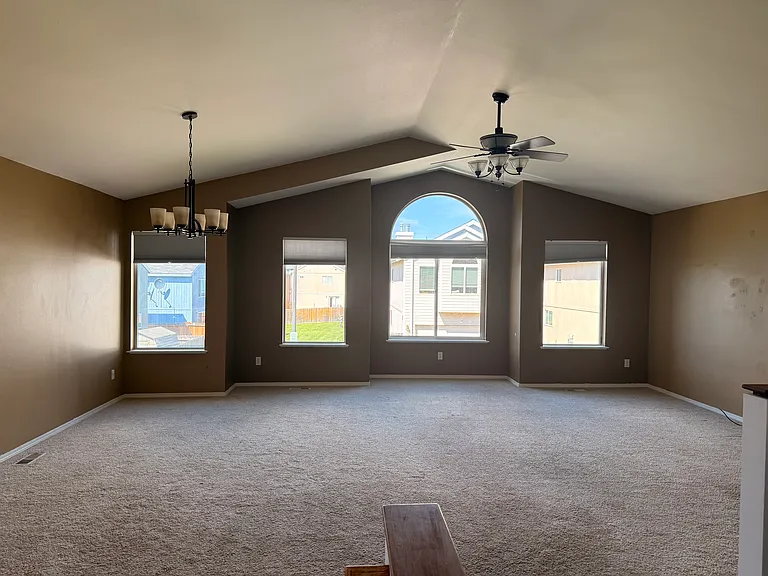 1828 Sturbridge Ct — Photo 16