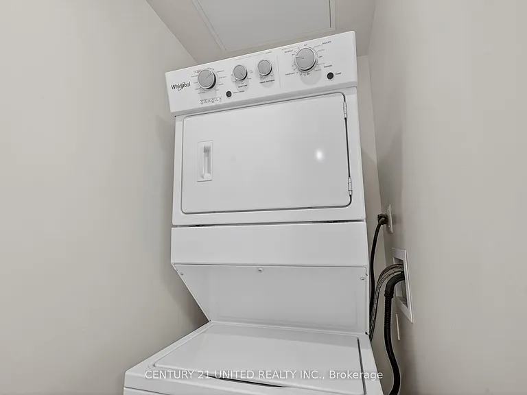 475 George St N #329 — Photo 38