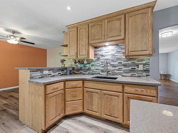 4th image of 61 Harneywold Dr