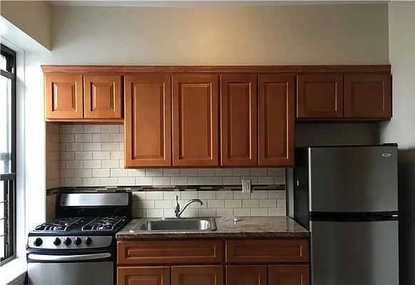 Rented by Limestone Realty Bklyn, LLC | media 18