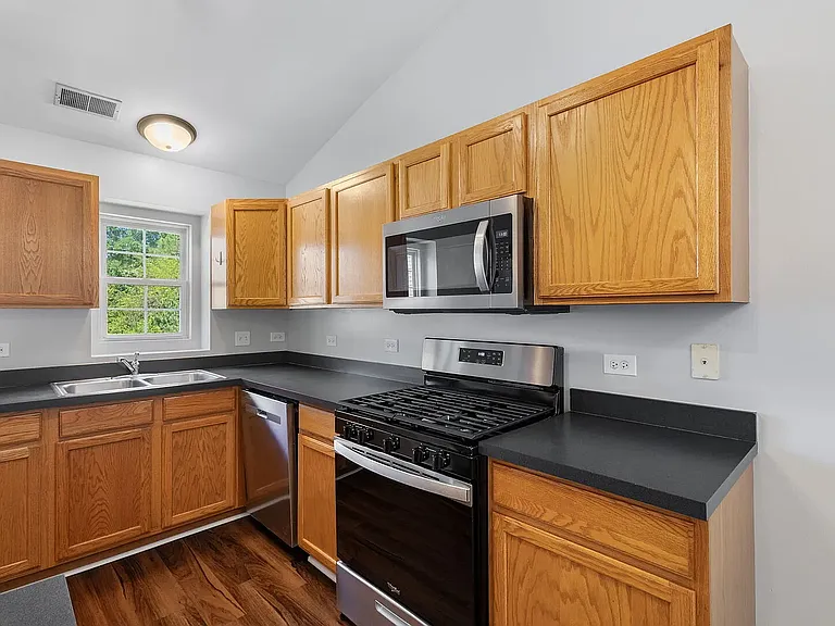 2827 Rutland Cir #204 — Photo 3