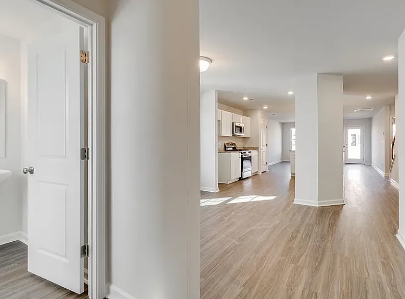 3 bed, 2.5 bath, 1867 sqft, $2,150 — Photo 3