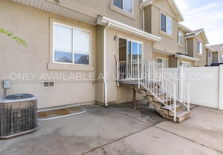 1156 S 1420 E — Photo 11
