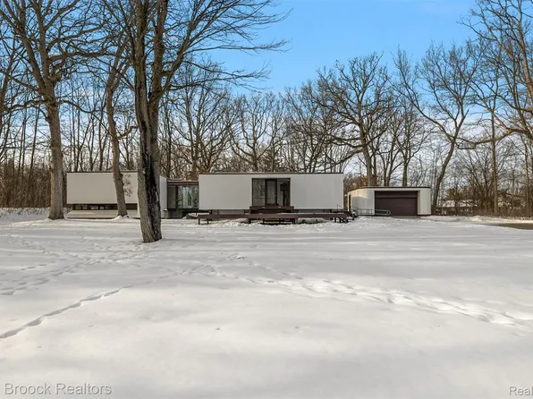 6020 Northfield Rd, West Bloomfield, MI 48322