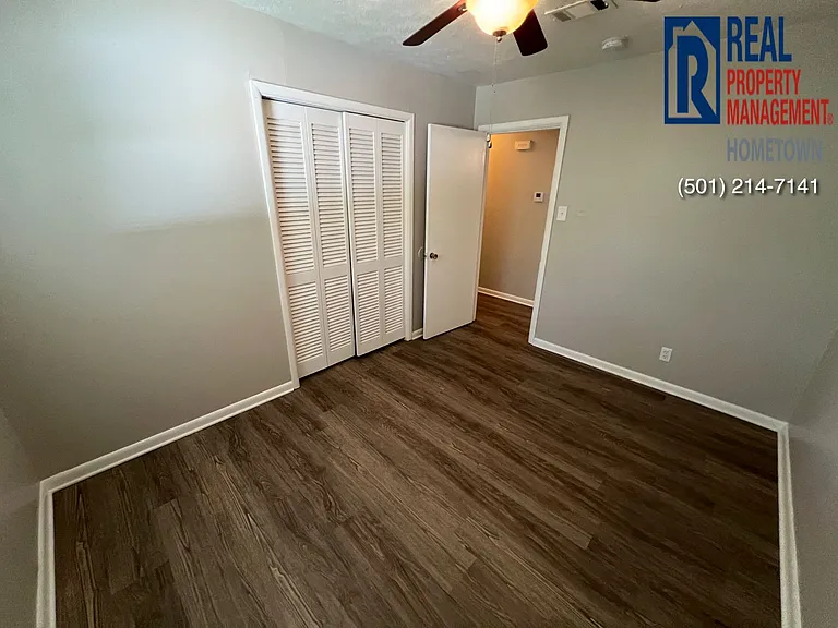 1016 W Kiehl Ave — Photo 14