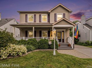 22333 Downing St, Saint Clair Shores, MI 48080
