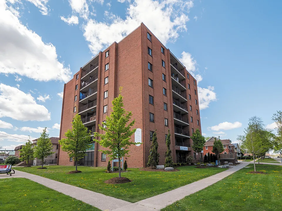 275 Askin Ave #208
