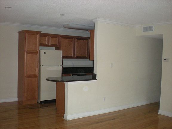 kitchen/living room