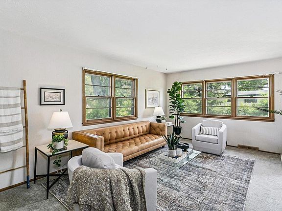 2nd image of 1014 N Verda St