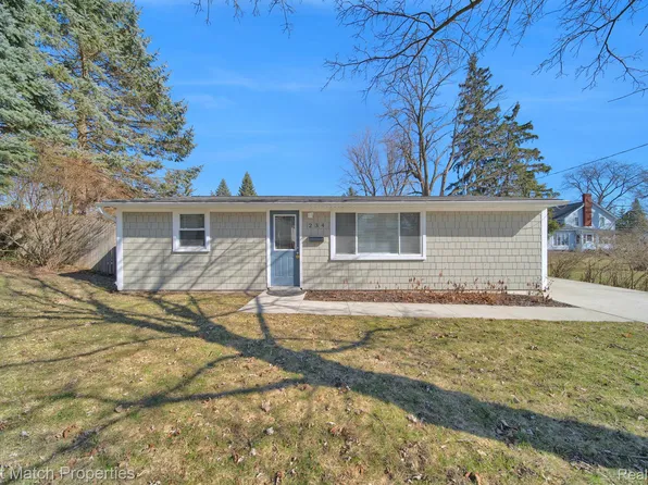 234 N Slater St, Lake Orion, MI 48362