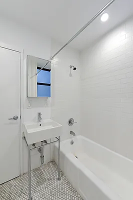 Rented by Aether Property Group | media 32