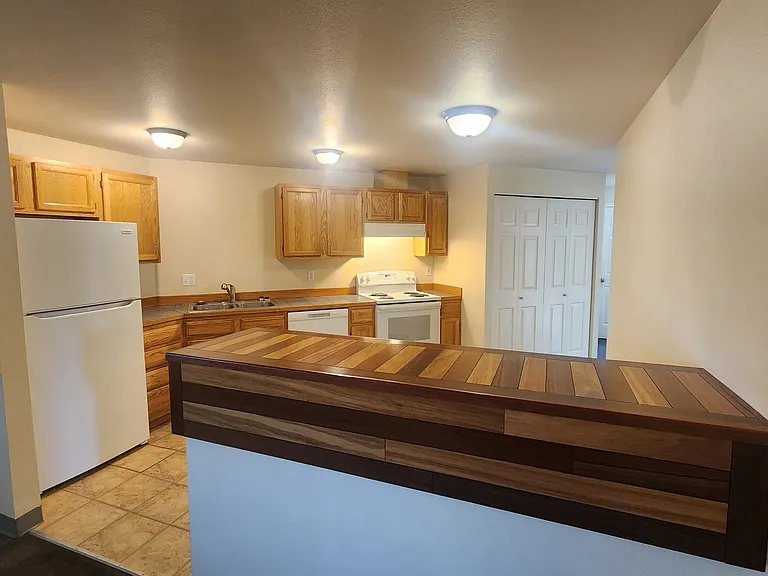2114 N Yellowstone St #B — Photo 11