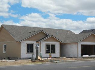 905 Crystal Dr, Eagle Pt, OR 97524