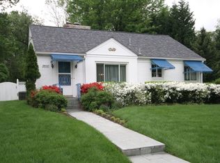 9800 Parkwood Dr, Bethesda, MD 20814