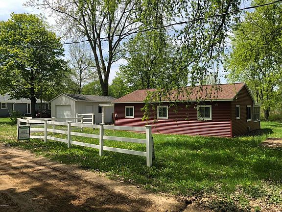 2nd image of 2504 Herlan Lake Rd