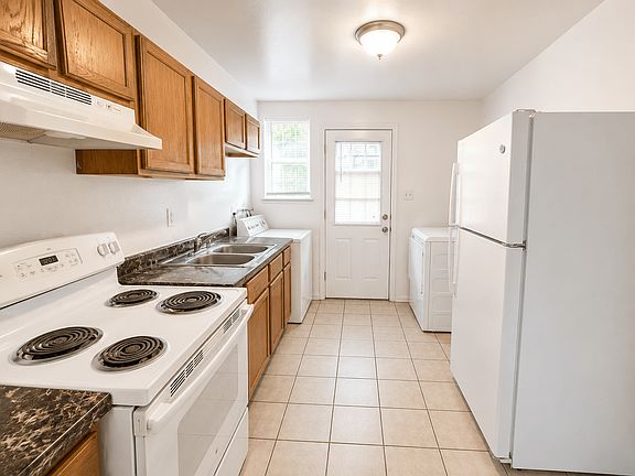 2nd image of 1115 Rosemary St APT 2