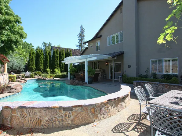 1611 Clarewood Dr, Roseville, CA 95661