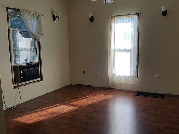 2nd image of 411 Depot St