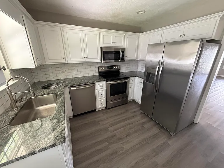 219 Long Creek Dr — Photo 8