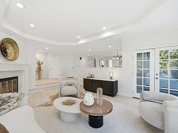 4th image of 22608 Poppy Dr